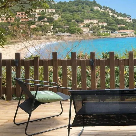 Seaside Apartment *
